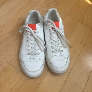 On Cloud the Roger women's 8.5